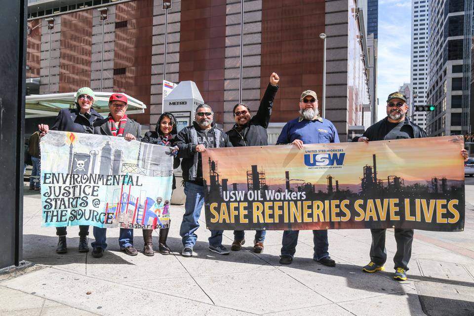 Safe Refineries Save Lives Rally on March 9th in Houston, TX (Photo: USW Oil Workers @ facebook.com [facebook/OilBargaining])