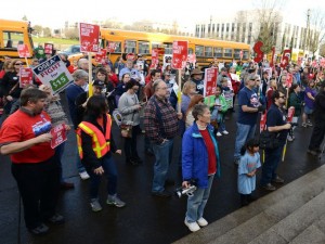 Workers demanding $15/hr at the Oregon State Capitol. Photo: Danielle Peterson/Statesman Journal