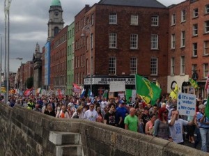 Procession along the Liffey River in Dublin to protest the water charges on June 20 (Photo: @EmmaJaneDempsey via twitter)