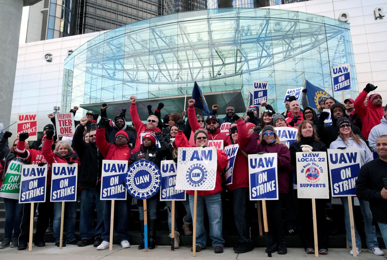 United Center strike: Vote looms for concession workers - Chicago