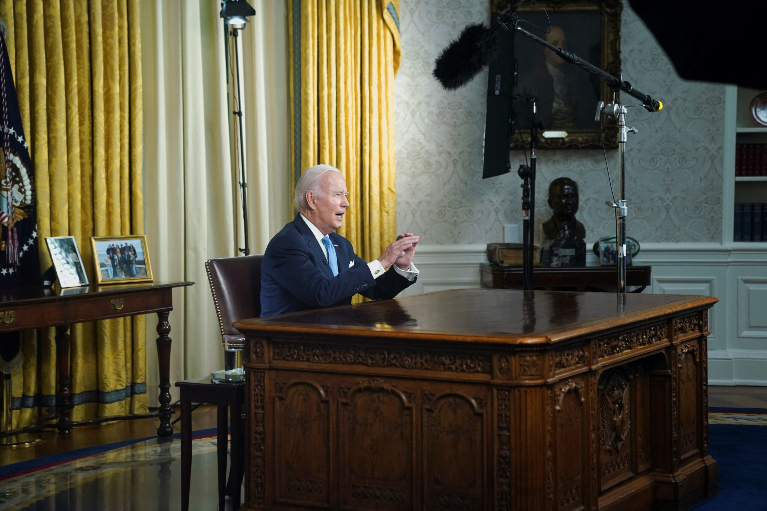 Biden and congressional leaders at impasse on debt ceiling after